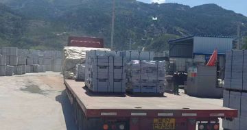 石嘴山 芝麻白仿形路沿石，直形路沿石