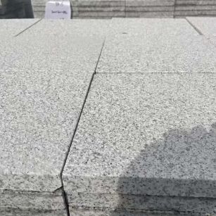 石嘴山 白麻花岗岩石材推荐 荔枝面地铺石