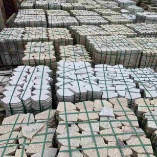 石嘴山 黄金麻白麻花岗岩荔枝面地铺石(冰裂纹)