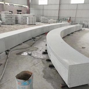 石嘴山芝麻白花岗岩石板材 园林光面弧形坐凳