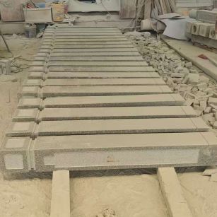 石嘴山 芝麻白异形加工雕刻-栏杆大柱，方柱