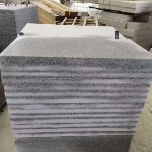 石嘴山 芝麻白5公分火烧地铺成品，900*400，规格可定制