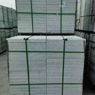 石嘴山 芝麻白火烧，园林广场市政工程地铺石，1.8~5.0厚均有现货