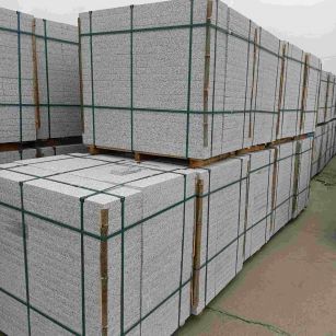 石嘴山 白麻花岗岩石材荔枝面地铺石（300*600*50）