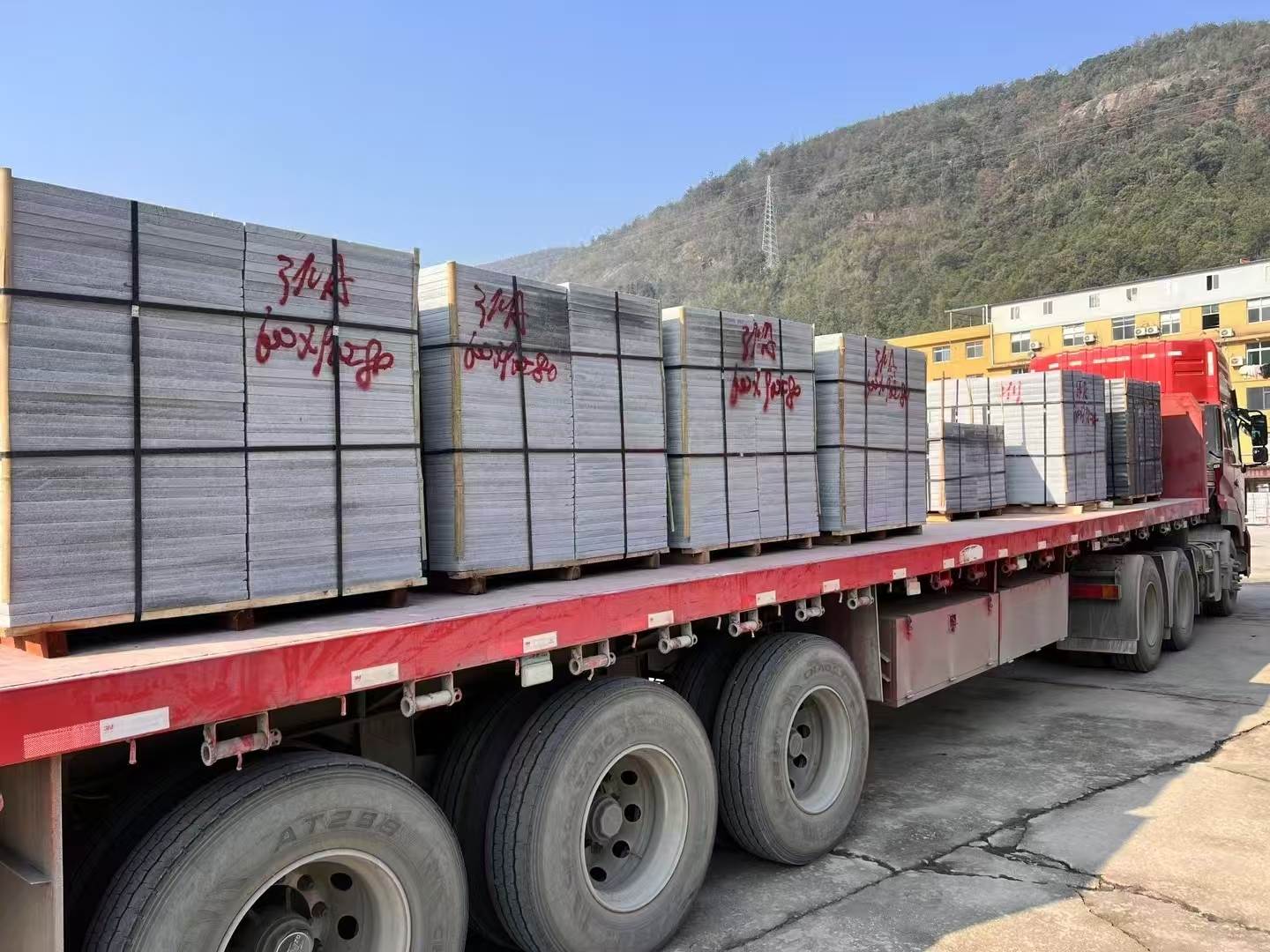 石嘴山 芝麻灰地铺石出货日常