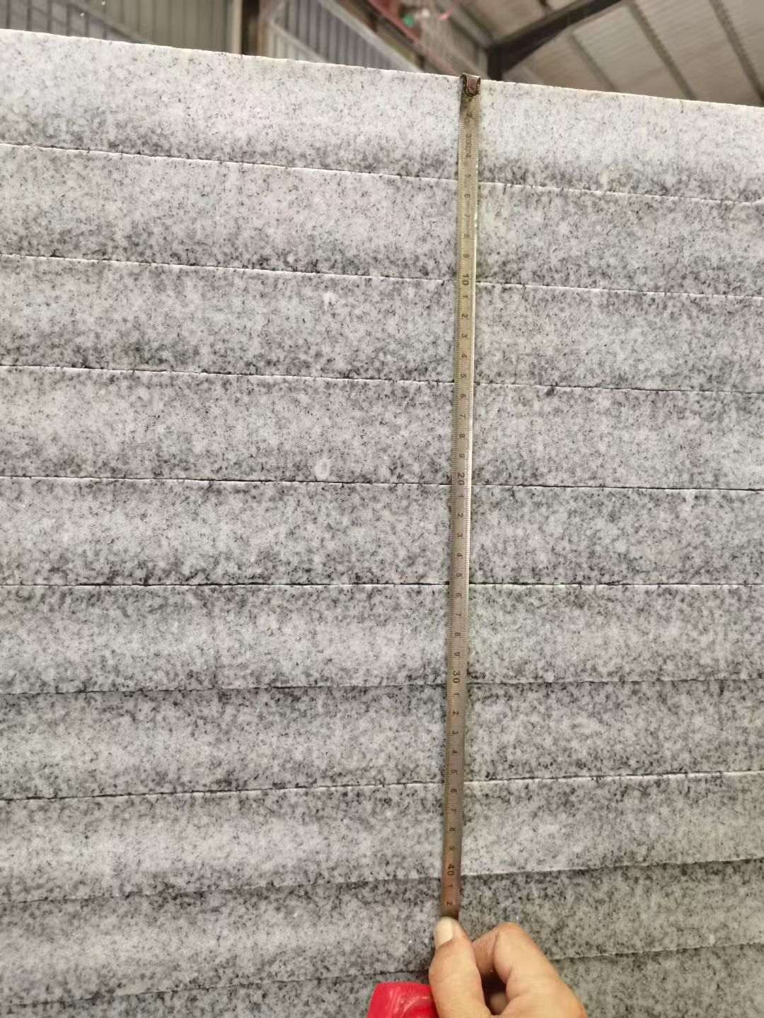 石嘴山 芝麻白火烧成品厚薄均匀，B料价格接近A料质量