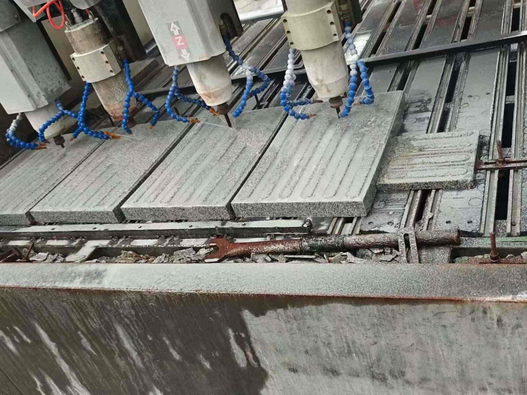 石嘴山 芝麻白花岗岩荔枝面盲道雕刻