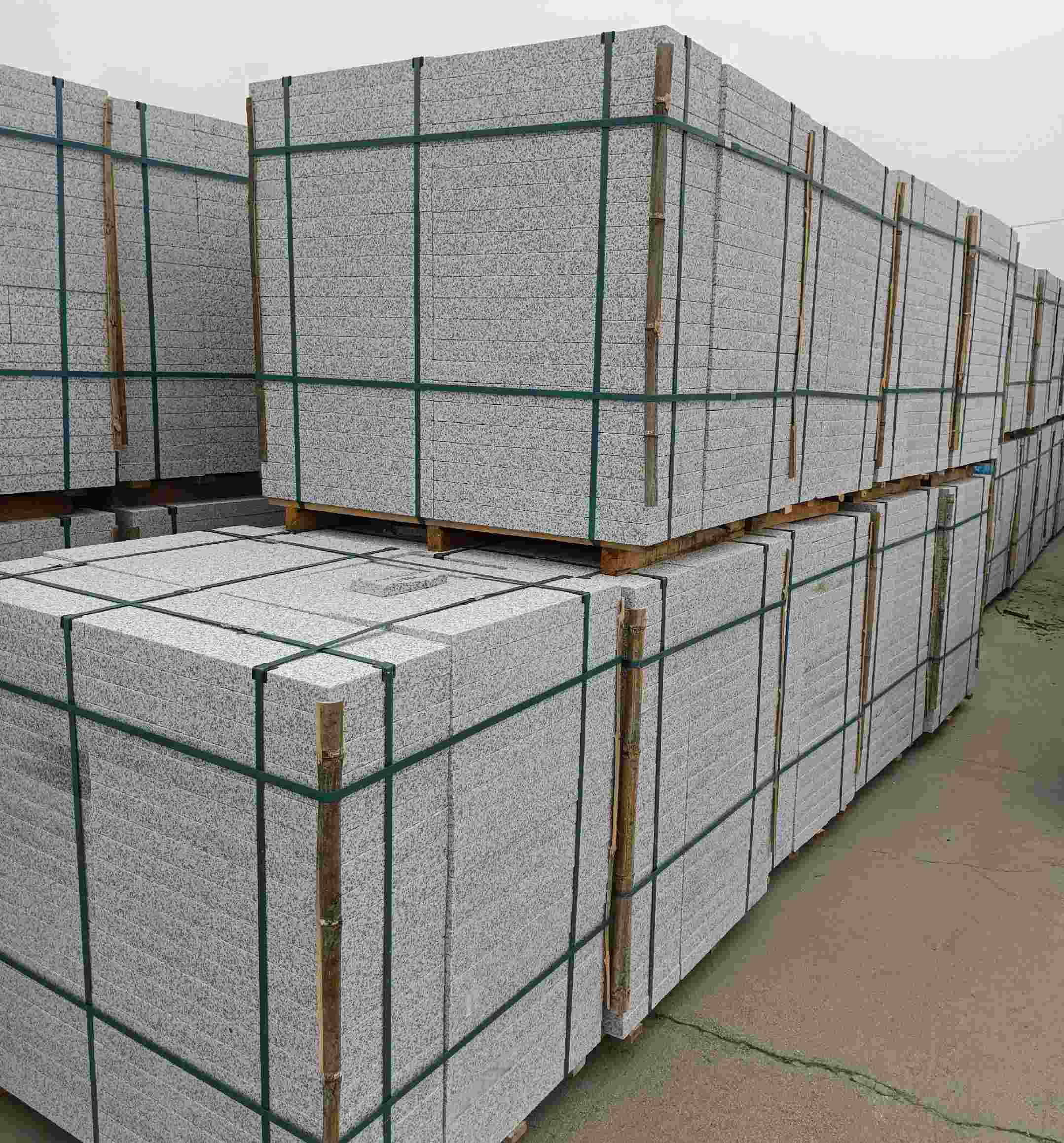 石嘴山 白麻花岗岩石材荔枝面地铺石（300*600*50）