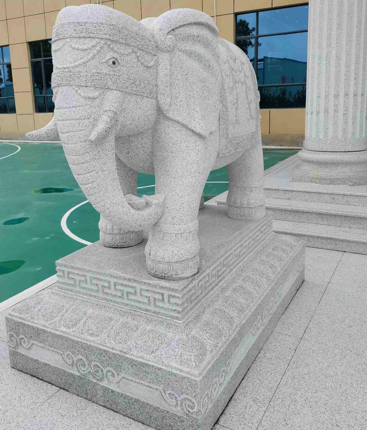 石嘴山 白麻花岗岩动物异形石雕-大象