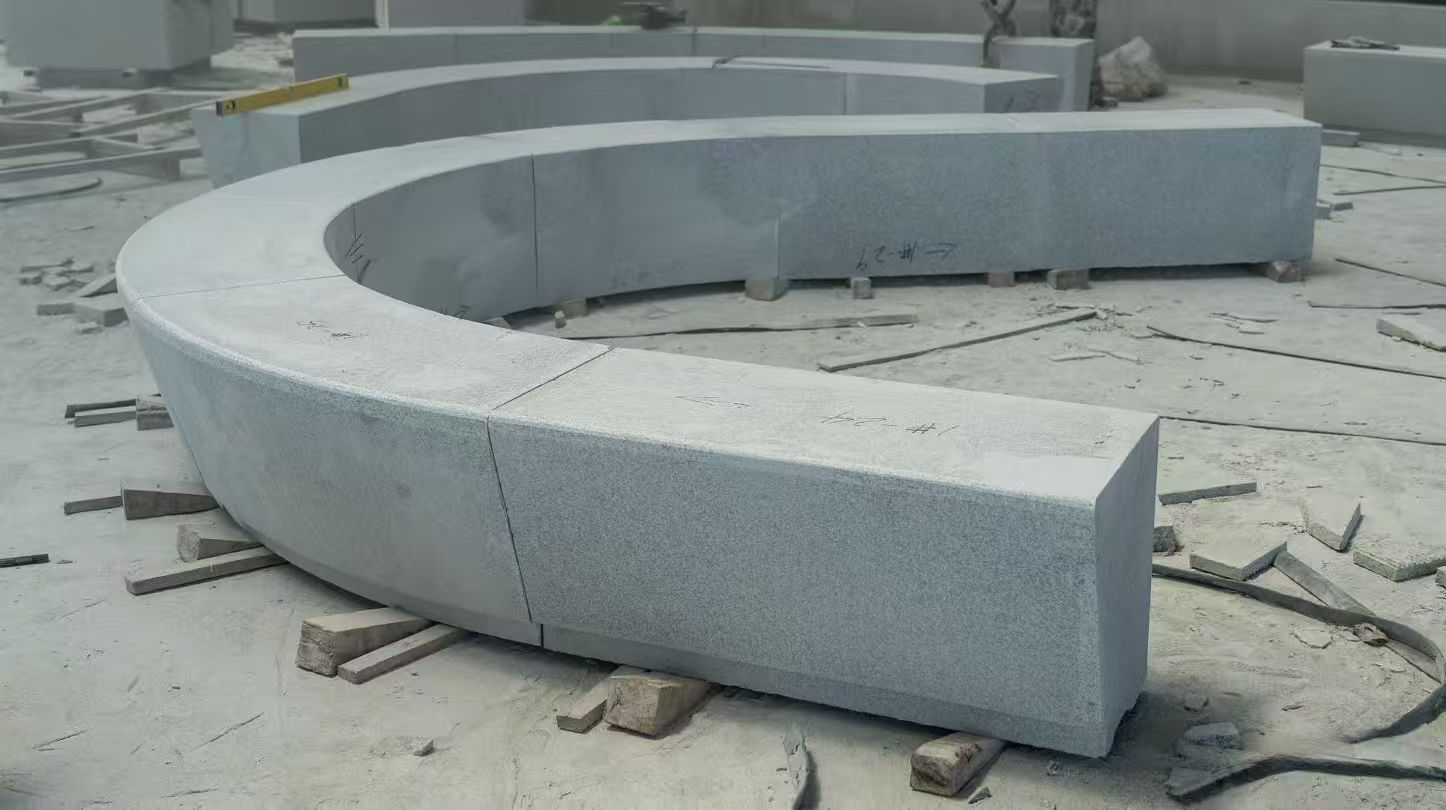 石嘴山 芝麻白花岗岩光面弧形坐凳