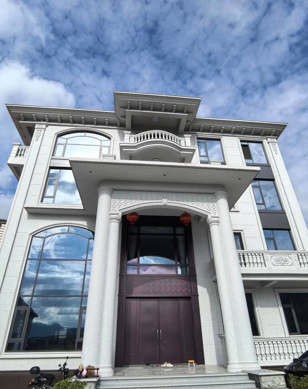 石嘴山白麻别墅外墙干挂石材效果示例