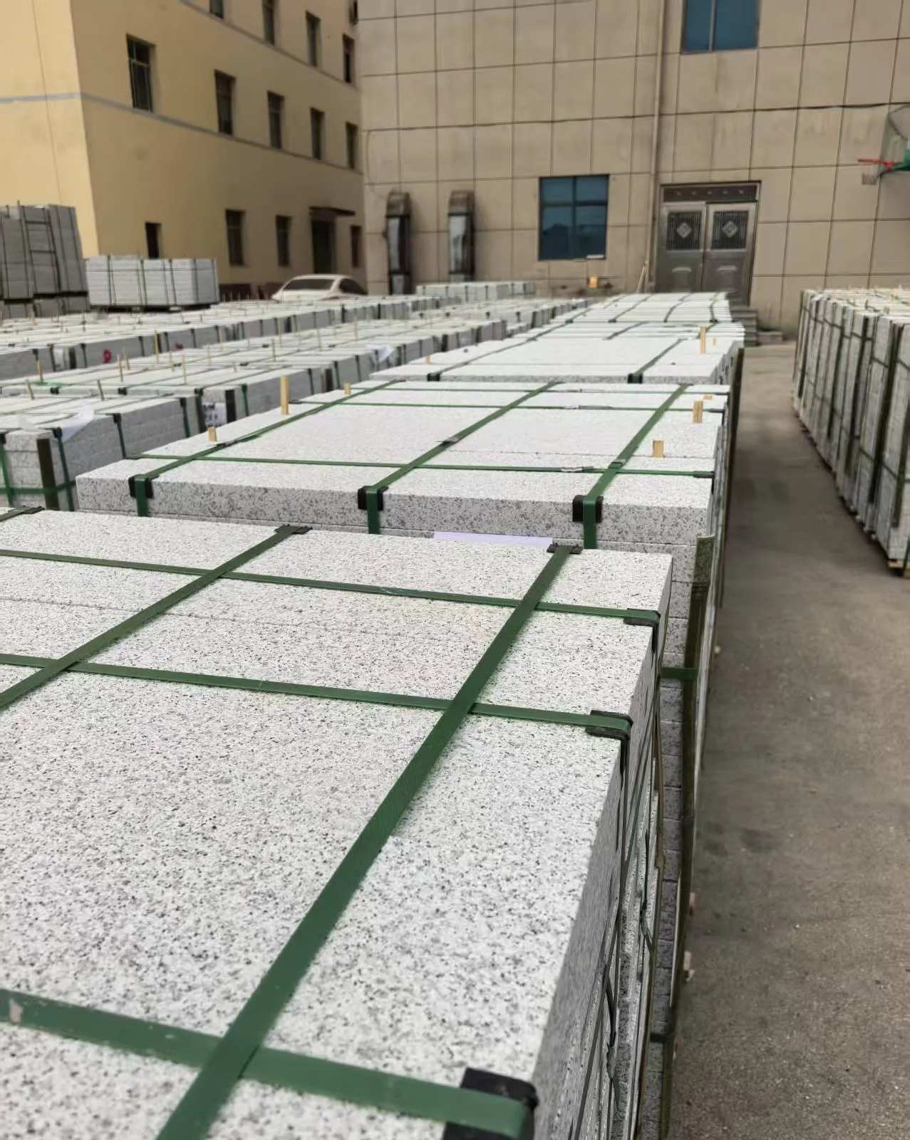 石嘴山 白麻花岗岩5.0公分荔枝面地铺石