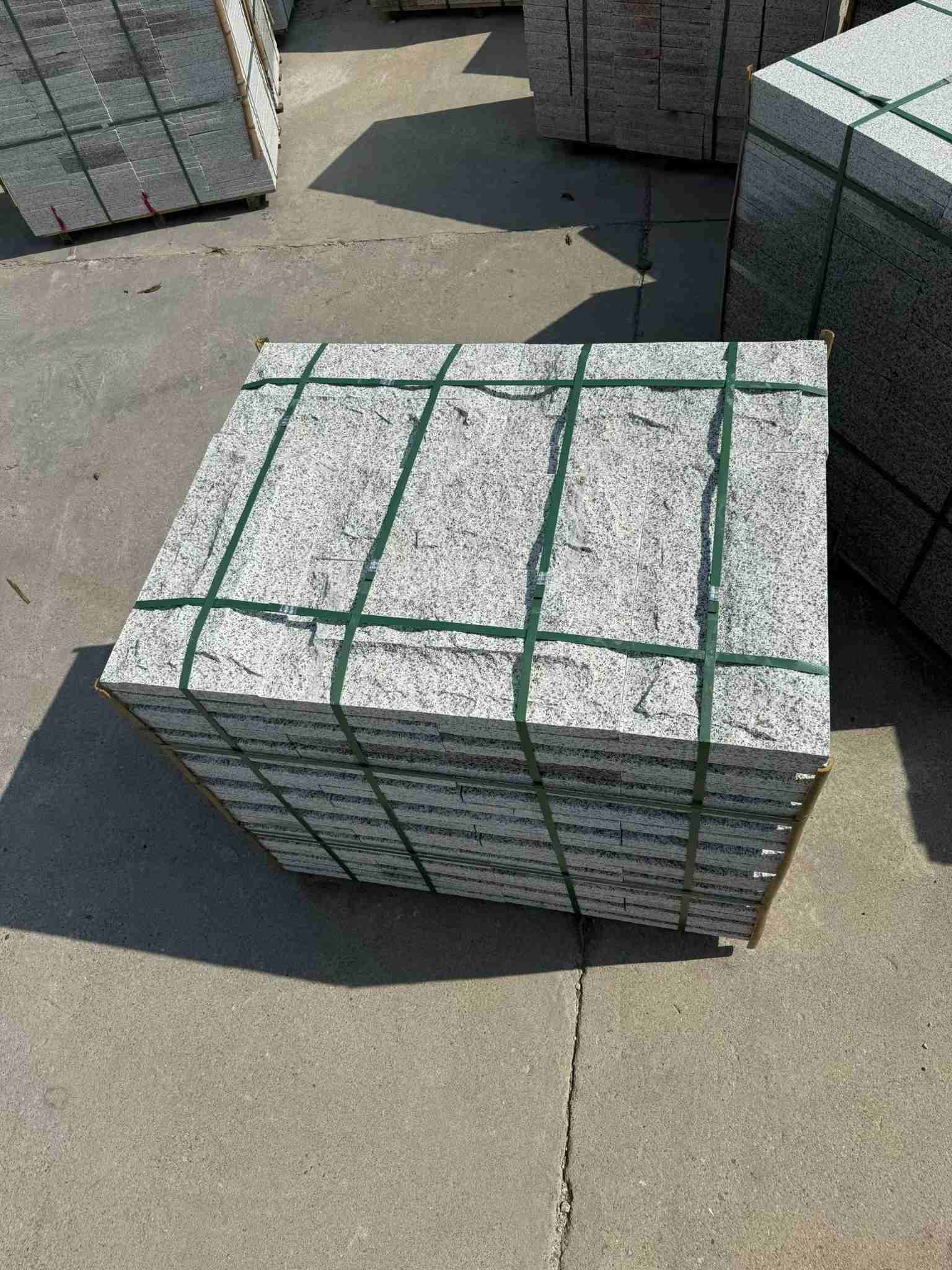 石嘴山 白麻花岗岩石材自然面蘑菇石成品