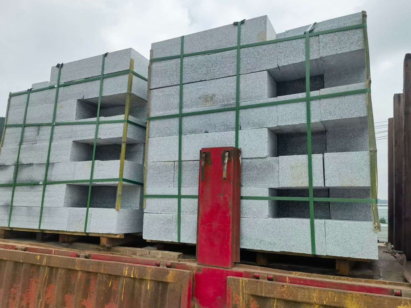 石嘴山 芝麻白花岗岩路沿石，平石，路侧石，马路牙子，路缘石，立缘石，平缘石等